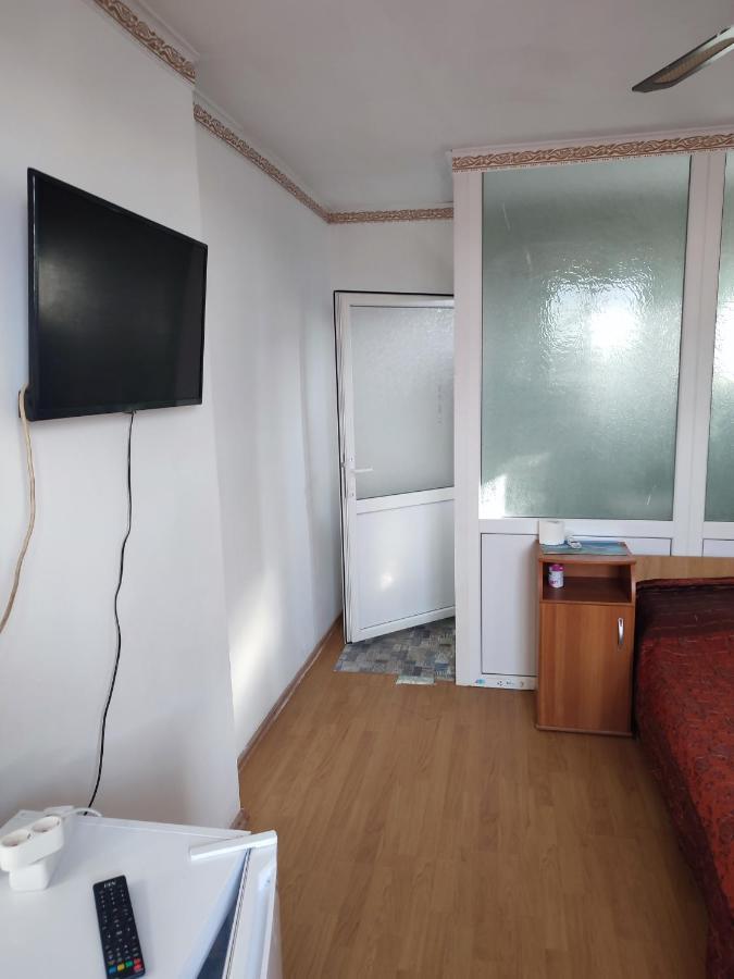 Hostel Emy Camere Cu Baie Proprie Aproape De Plaja 3 Papuci Constança Exterior foto